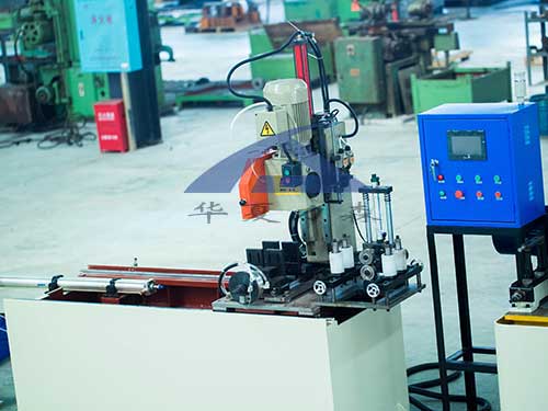 不銹鋼制管機,鈦焊管制管機,熱交換管制管機,專業(yè)制管機廠家,飲用水管制管機,汽車排氣管焊管機,復合管制管機,制管機模具,自來水管制管機,制管機價格,制管設備